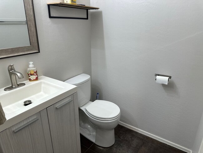 Building Photo - Charming Gilbert Home in Prime Location!