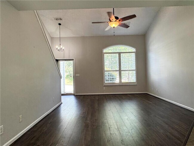 Building Photo - 3331 Serenade Ct