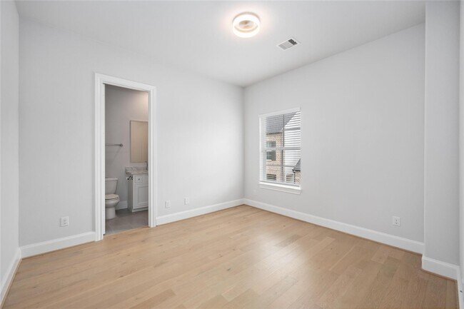 Building Photo - 10919 Grove Tree Ln