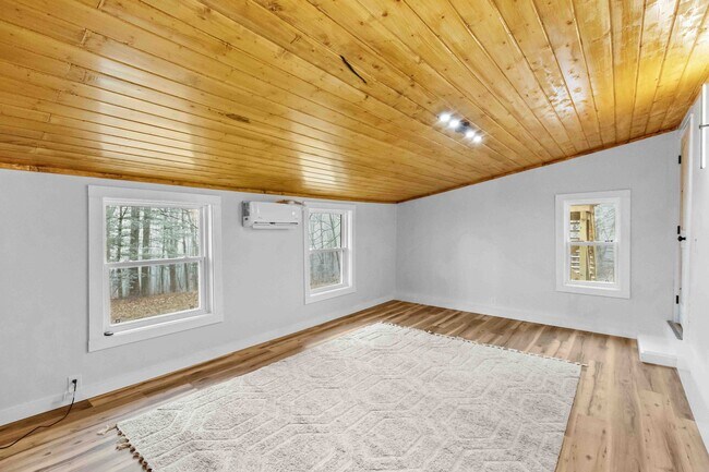 Building Photo - 124 Glad Tidings Ln