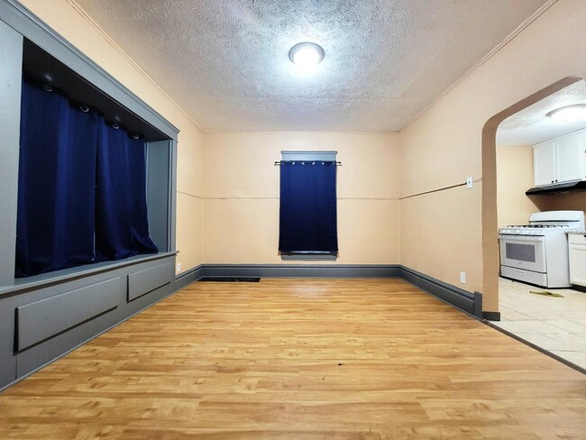 Building Photo - 798 Stadelman Ave