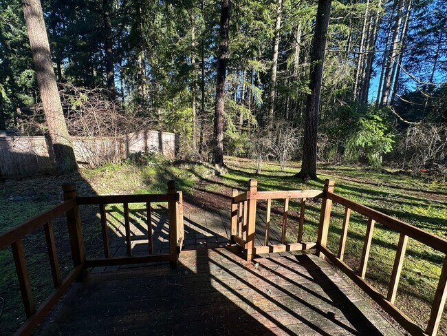 Building Photo - Beautiful 3-Bedroom Home in Gated Clearwood Community!