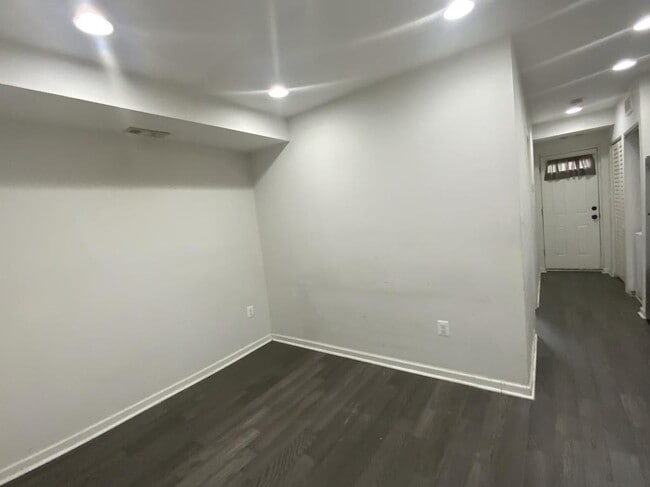 Building Photo - 1223 16th St NE