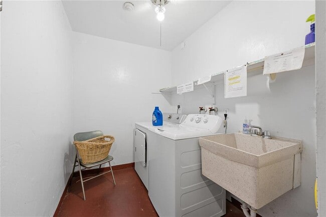 Building Photo - 3755 S School Ave