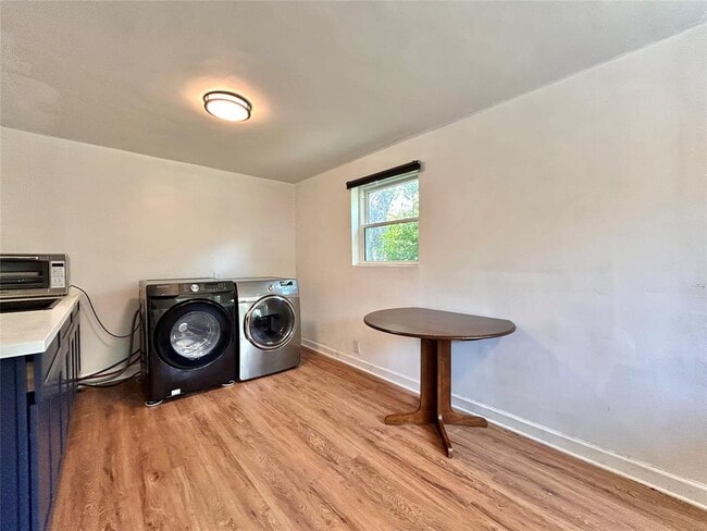 Building Photo - 2309 Devonshire Dr