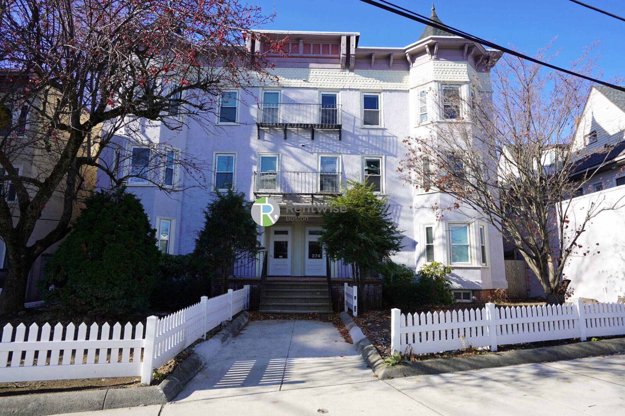 Building Photo - 374 Oxford St