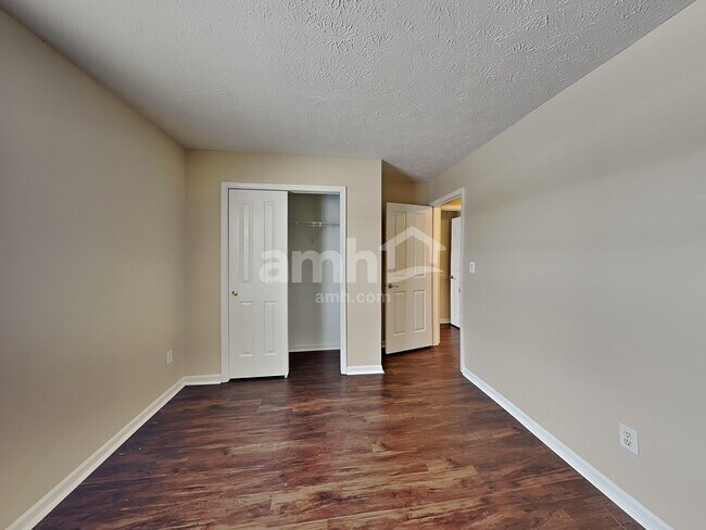 Building Photo - 6002 Candlewick Dr