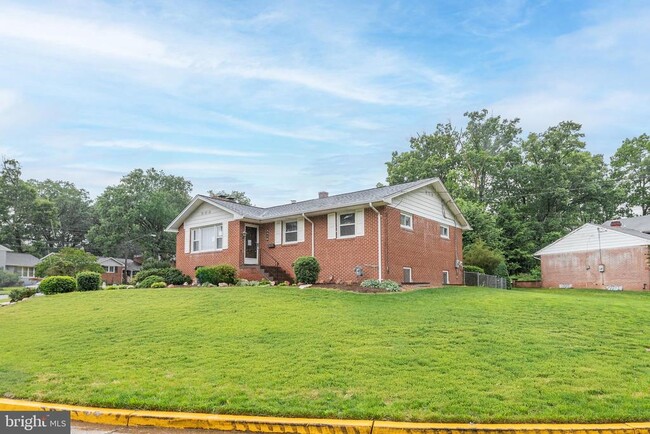 Primary Photo - 3510 Duke St
