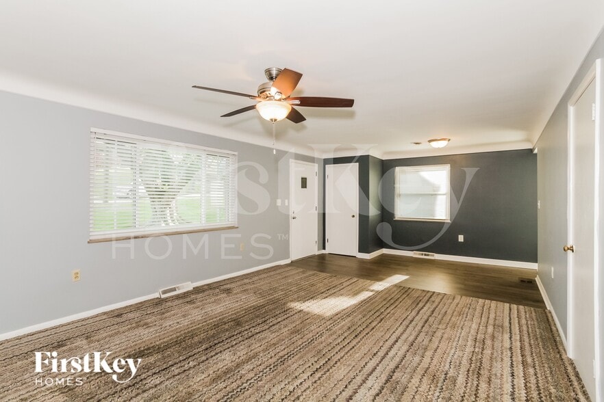Building Photo - 280 Genoma Dr