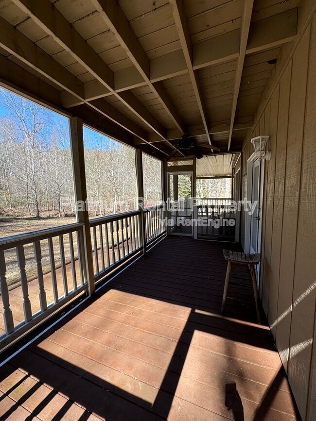 Building Photo - 971 Mountain Cove Rd