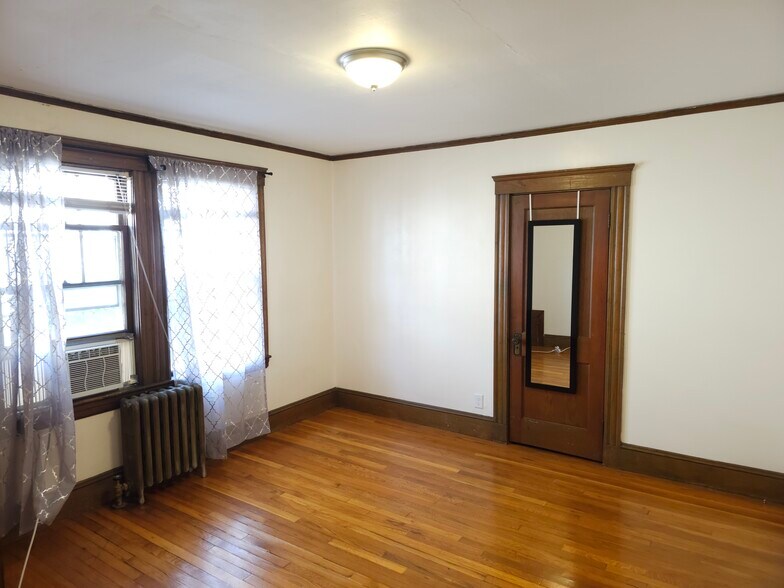 Building Photo - 28 Rawson Rd