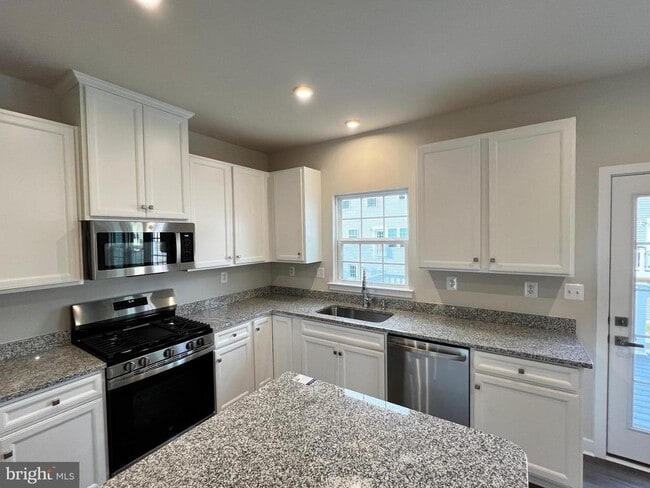 Building Photo - 1704 Belle Fourche Dr