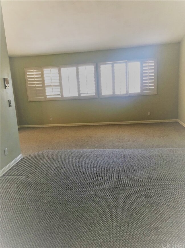 Building Photo - 4735 Club View Dr