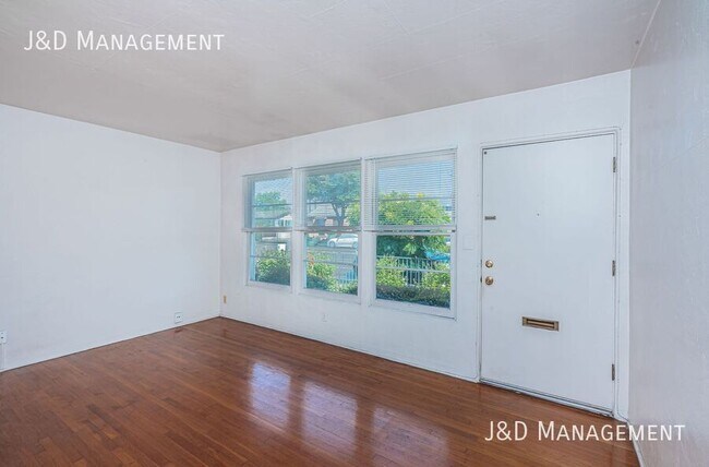 Building Photo - 2231 Meade Ave