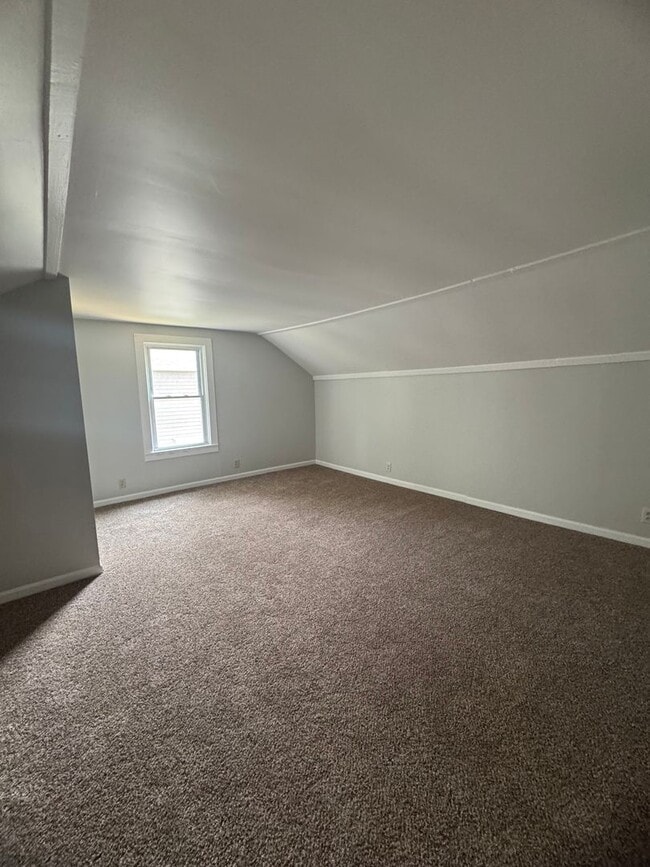 Building Photo - Village of W Carthage 4 Bedroom / 1.5 Bath...