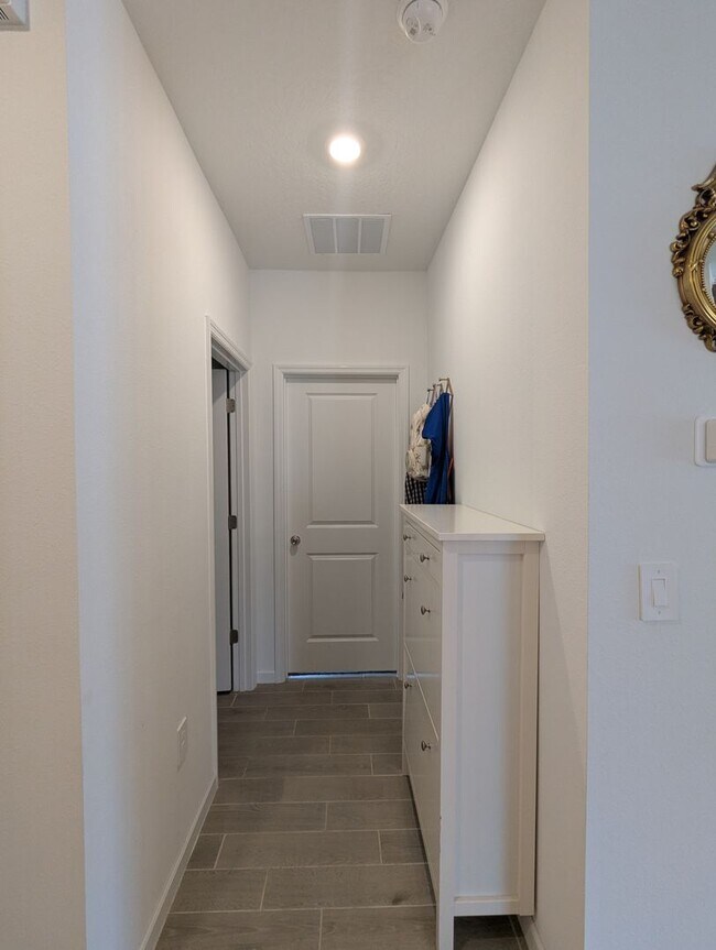 Building Photo - Beautiful newer-construction 4-bedroom, 3-bath home located in Trailhead Landing