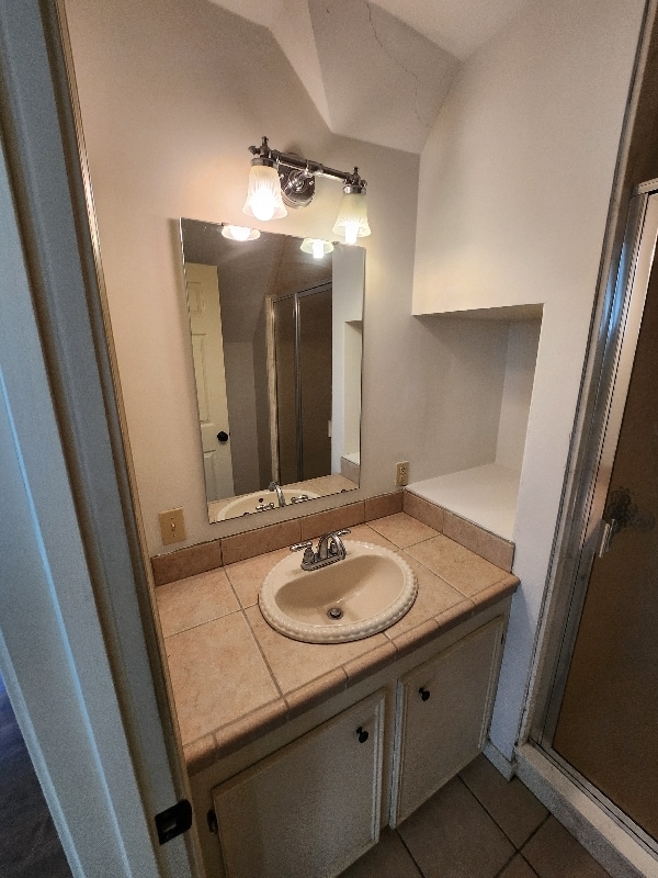 Building Photo - 542 S Deerfield Dr