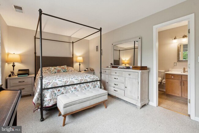 Building Photo - Welcome to this beautifully updated three ...