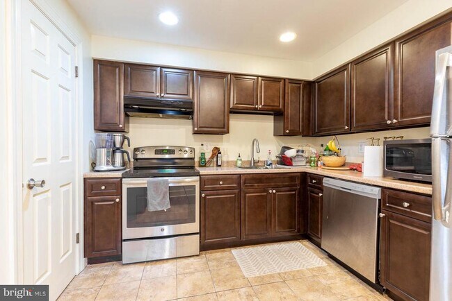 Building Photo - 1631 Green St