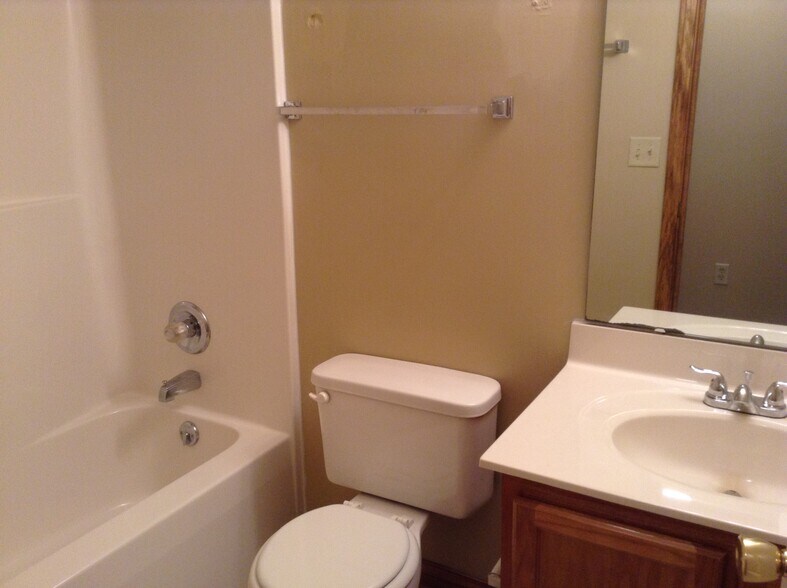 Building Photo - 610 Tupelo Dr