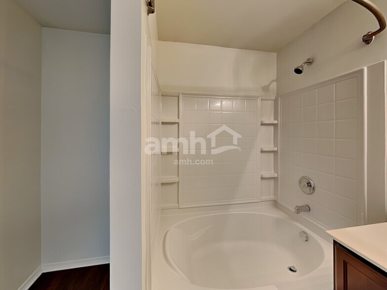Building Photo - 4430 Kiddle Ln