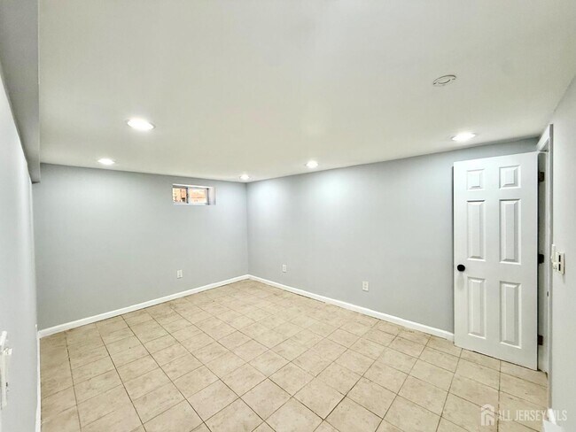 Building Photo - 35 Fiat Ave