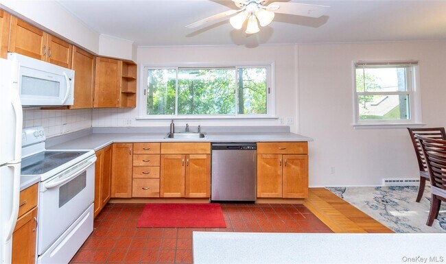 Building Photo - 24 Crescent Dr