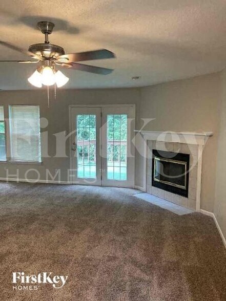 Building Photo - 5982 Redcliff N Ln