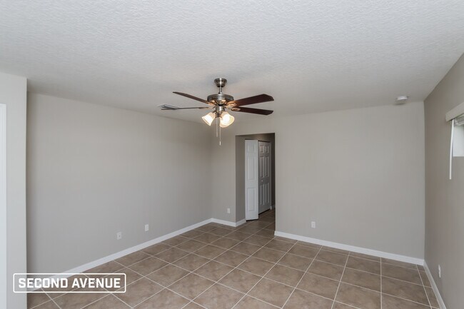 Building Photo - 3212 HALACKA AVE SE