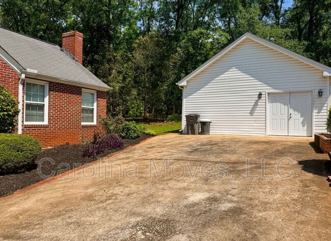 Building Photo - 46 Long Forest Dr