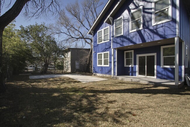 Building Photo - UT PRE-LEASE: Newly Remodeled West Campus ...