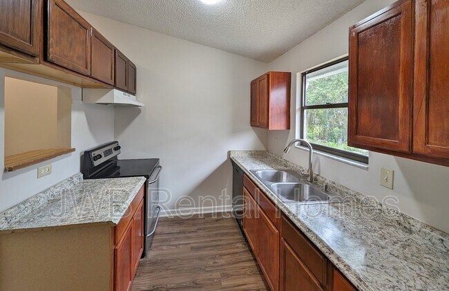 Building Photo - 7635 Indian Lakes Dr
