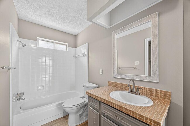 Building Photo - 16019 Parksley Dr
