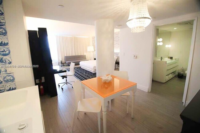 Building Photo - 1100 West Ave