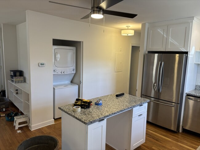 Building Photo - 1012 Powell Dr