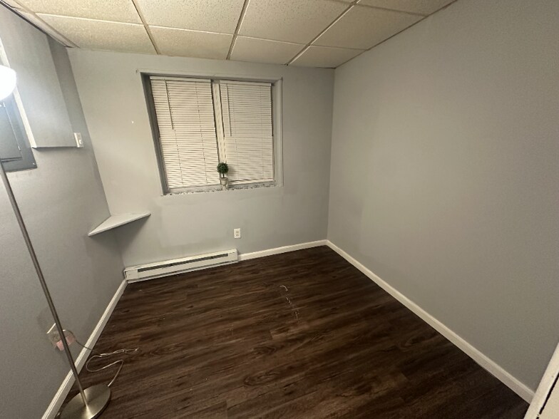 Building Photo - 516 Oakwood St