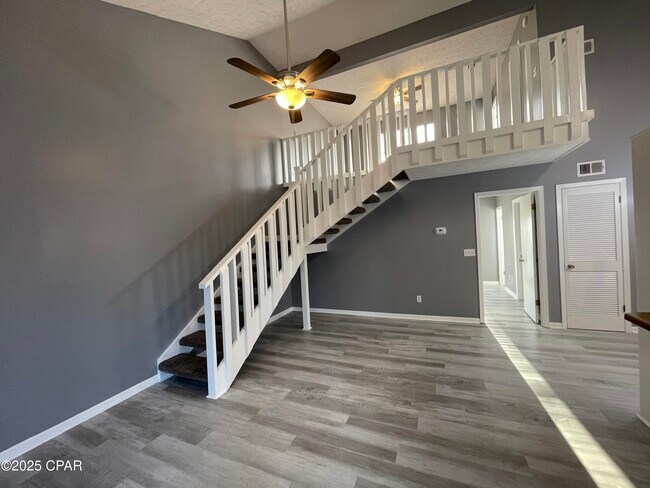 Building Photo - 132 Parker Village Cir