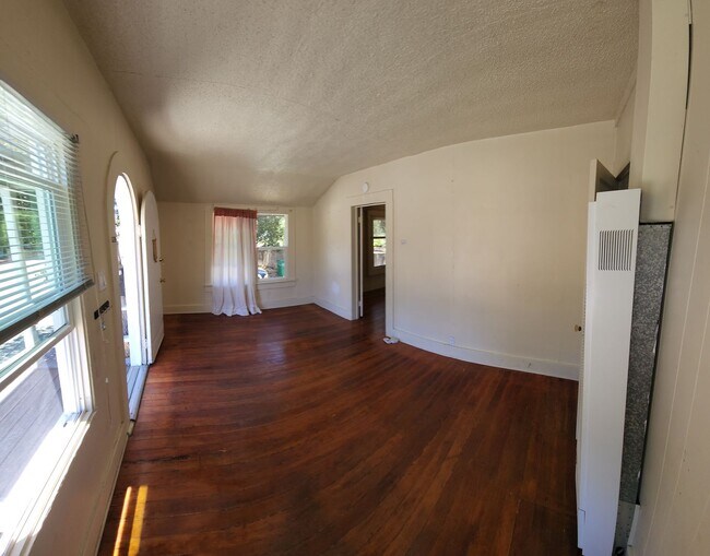 Building Photo - Jeffrey and Foothill Properties