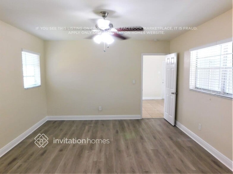 Building Photo - 1141 NW 75th Ave
