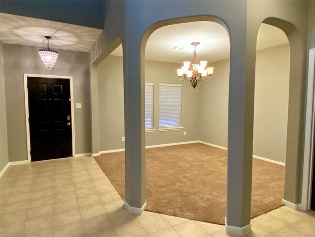 Building Photo - 2827 Mustang Hill Ln