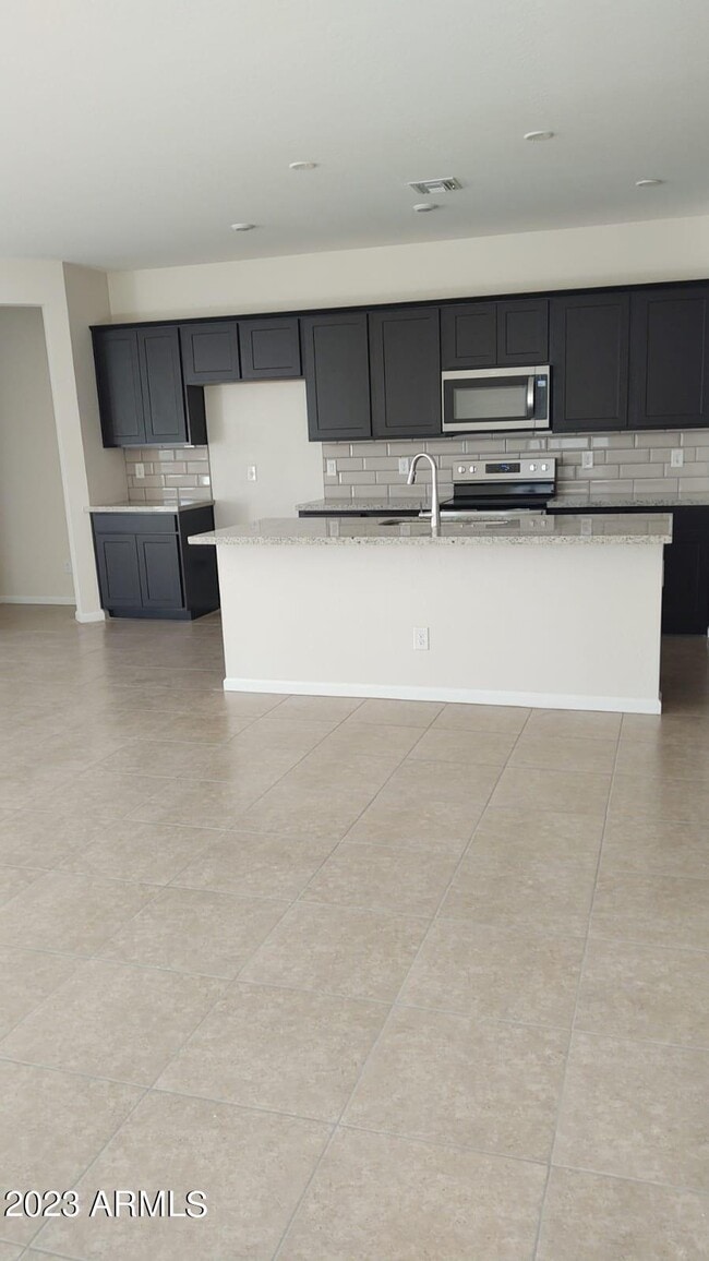 Building Photo - 17844 W Villa Hermosa Ln