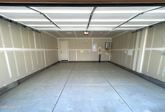 Building Photo - 904 Cascade Range Dr
