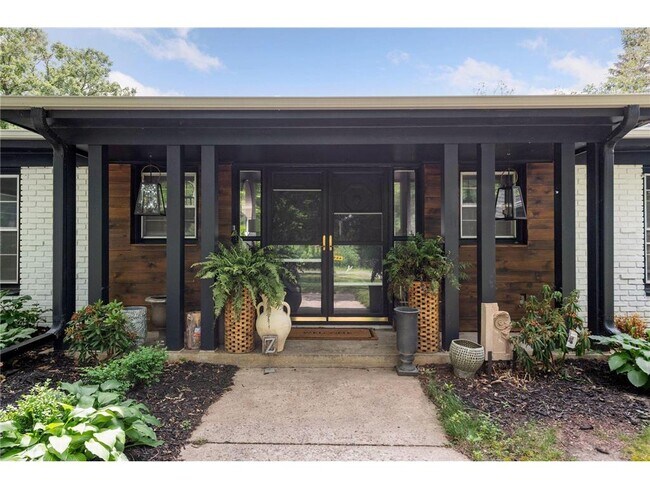 Building Photo - 13641 Spring Lake Rd