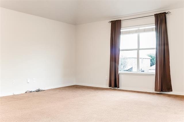 Building Photo - 11668 La Grange Dr