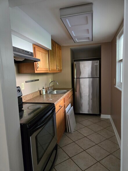 kitchen - 220 Noble Ave
