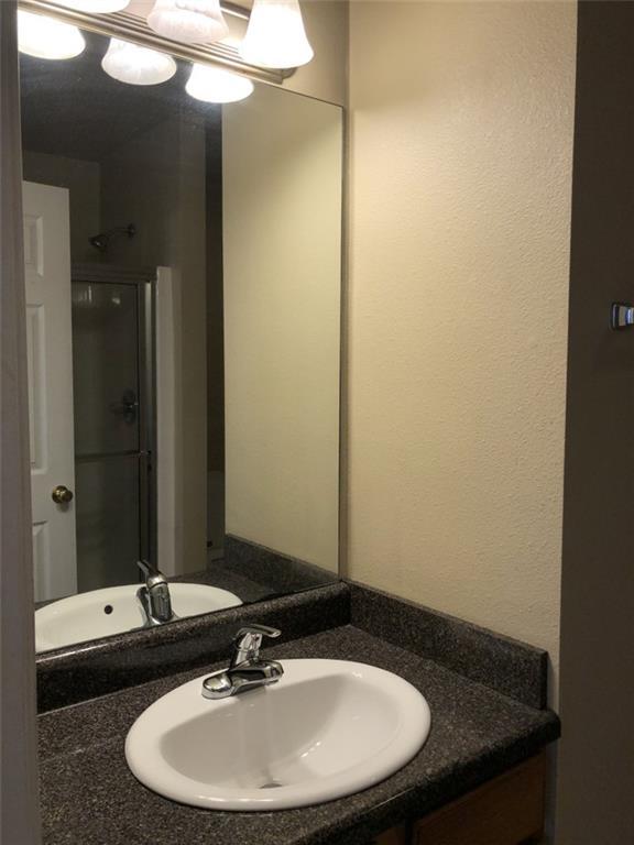 Building Photo - 1650 Willowbrook Dr