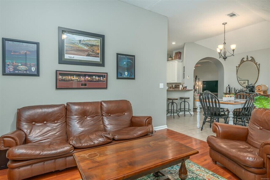 Building Photo - 9211 Hanston Pl