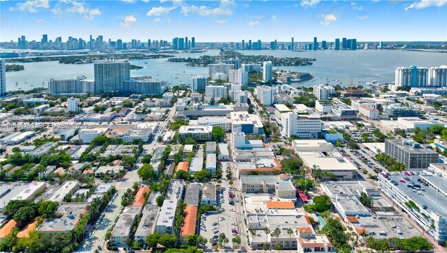 Building Photo - 1611 Michigan Ave