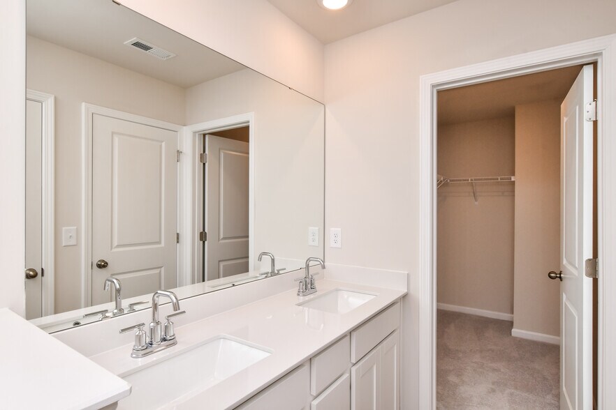 Building Photo - 717 McKissick Dr