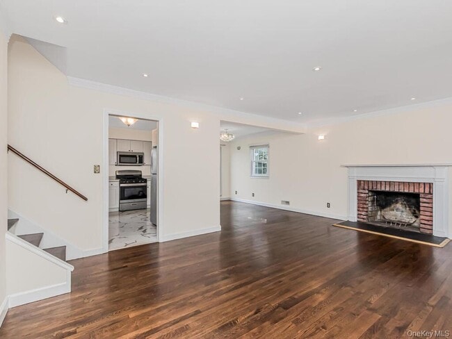 Building Photo - 42 Tower Hill Dr